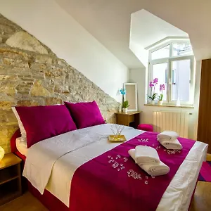 Bed & Breakfast Point, Pula